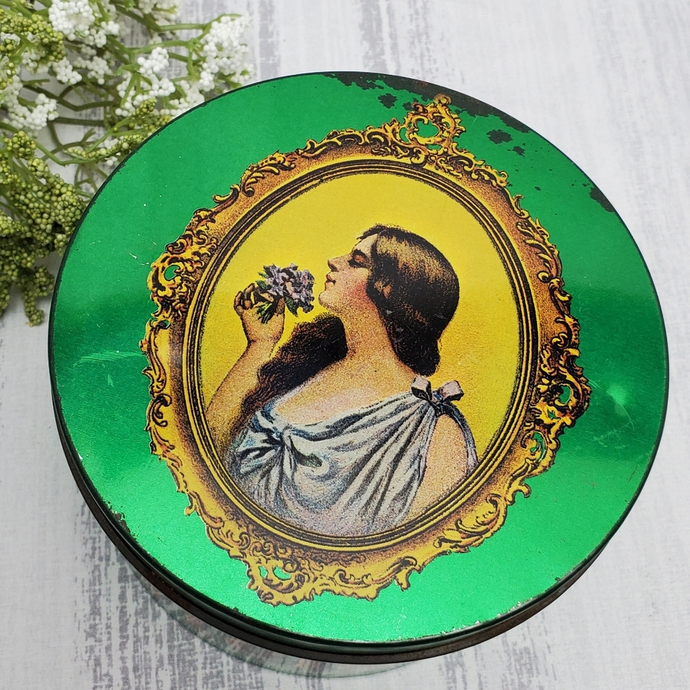 Vintage Green Chiclets Candy Tin * - Picture 1 of 10